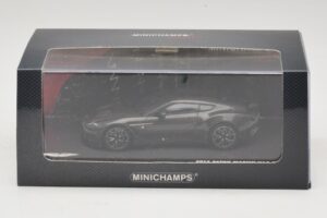 Aston Martin V12 Zagato Scintilla Silver Minichamps 1:43 437137221 Fém – 5. kép a 5-ből