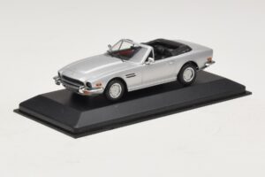 Aston Martin V8 Volante Ezüst Minichamps 1:43 400137601 Fém – 2. kép a 4-ből
