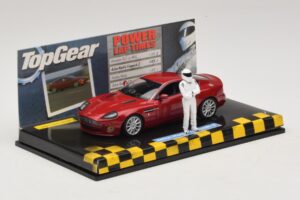 Aston Martin Vanquish S Piros Top Gear Figurával Minichamps 1:43 519431372 Fém – 2. kép a 5-ből