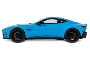 Aston Martin Vantage Elwood Blue GT Spirit 1:18 GT1008 Gyanta – 3. kép a 5-ből
