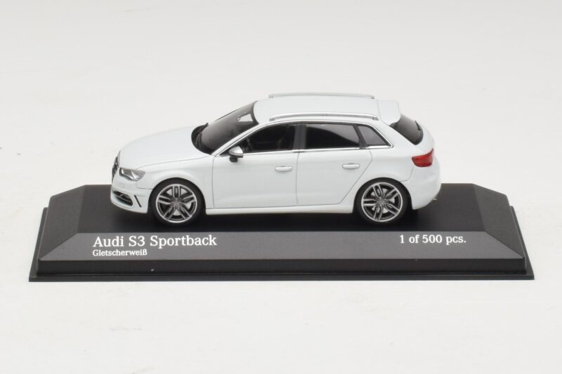 Audi S3 8V Sportback Fehér Minichamps 1:43 Audi S3 8V Sportback Fehér Minichamps 1:43 437013010 Fém