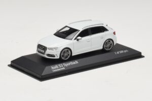 Audi S3 8V Sportback Fehér Minichamps 1:43 437013010 Fém – 2. kép a 4-ből