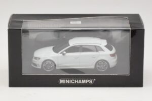 Audi S3 8V Sportback Fehér Minichamps 1:43 437013010 Fém – 4. kép a 4-ből