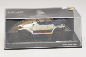 Audi Typ A Phaeton Fehér Kék Minichamps 1:43 437019032 Fém – 4. kép a 5-ből