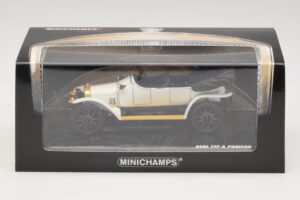 Audi Typ A Phaeton Fehér Kék Minichamps 1:43 437019032 Fém – 5. kép a 5-ből