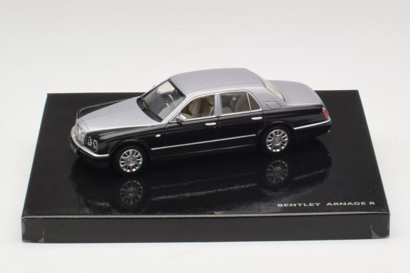 Bentley Arnage R Ezüst Minichamps 1:43 Bentley Arnage R Ezüst Minichamps 1:43 BL387 Fém