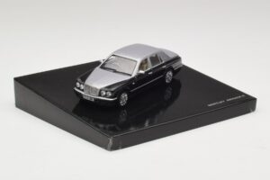 Bentley Arnage R Ezüst Minichamps 1:43 BL387 Fém – 2. kép a 4-ből