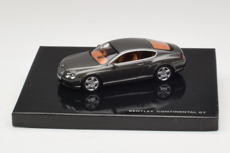 Bentley Continental GT Cypress Green Minichamps 1:43 Bentley Continental GT Cypress Green Minichamps 1:43 BL312 Fém