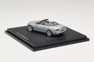 Bentley Continental GTC Light Grey Metallic Minichamps 1:43 BL907 Fém – 2. kép a 4-ből