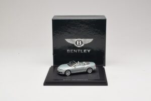 Bentley Continental GTC Light Grey Metallic Minichamps 1:43 BL907 Fém – 3. kép a 4-ből