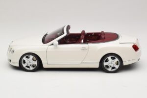 Bentley Continental GTC Fehér Csere Doboz Minichamps 1:18 100139032-R1 Fém – 4. kép a 8-ből