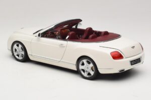Bentley Continental GTC Fehér Csere Doboz Minichamps 1:18 100139032-R1 Fém – 7. kép a 8-ből