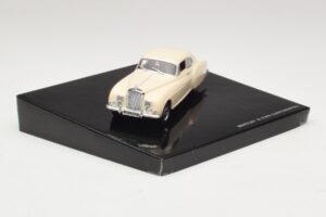 Bentley R-Type Continental Elefántcsont Minichamps 1:43 BL426 Fém – 2. kép a 4-ből