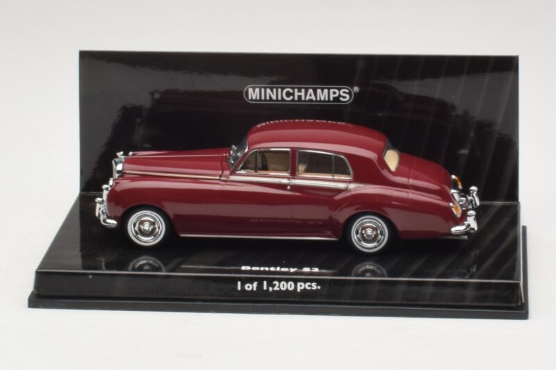 Bentley S2 Standard Saloon Piros Minichamps 1:43 436139951-O1 Fém