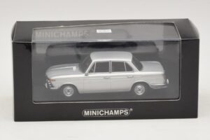 BMW 1800 TI/SA Ezüst Minichamps 1:43 400025100 Fém – 4. kép a 4-ből
