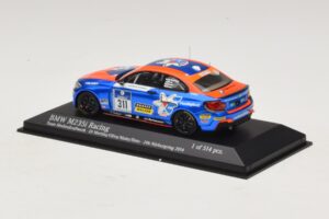 BMW M235i Team Medienkraftwerk #311 Di Martino / Olivo 24 Hours of Nurburgring 2014 Minichamps 1:43 437142411 Fém – 3. kép a 4-ből