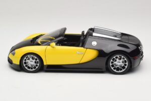 Bugatti Veyron Grand Sport Black Lemon Minichamps 1:18 100110831 Fém – 4. kép a 8-ből