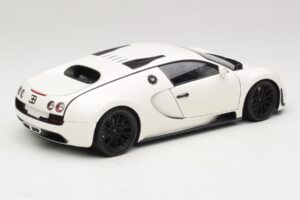Bugatti Veyron Super Sport Fehér Minichamps 1:18 100110844 Fém – 3. kép a 8-ből