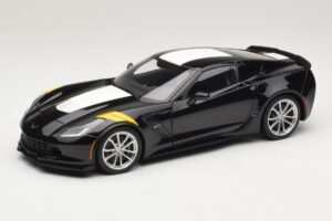 Chevrolet Corvette C7 Grand Sport Fekete Fehér Csíkokkal AUTOart 1:18 71273 Kompozit