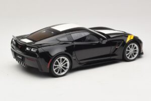 Chevrolet Corvette C7 Grand Sport Fekete Fehér Csíkokkal AUTOart 1:18 71273 Kompozit – 3. kép a 8-ből