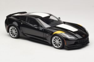 Chevrolet Corvette C7 Grand Sport Fekete Fehér Csíkokkal AUTOart 1:18 71273 Kompozit – 6. kép a 8-ből