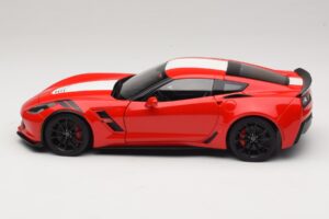 Chevrolet Corvette C7 Grand Sport Piros Fehér Csíkokkal AUTOart 1:18 71274 Kompozit – 4. kép a 8-ből