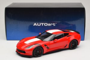 Chevrolet Corvette C7 Grand Sport Piros Fehér Csíkokkal AUTOart 1:18 71274 Kompozit – 8. kép a 8-ből
