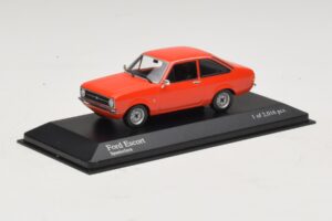 Ford Escort Mk2 Spanish Red Minichamps 1:43 400084100 Fém – 2. kép a 4-ből