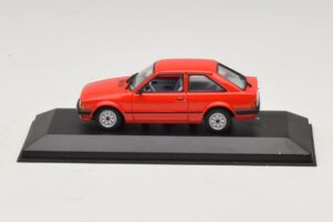Ford Escort Mk3 3 Ajtós Piros Minichamps 1:43 400085000 Fém