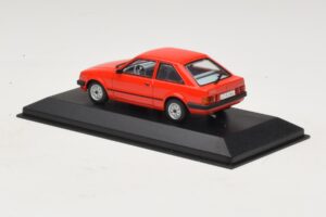 Ford Escort Mk3 3 Ajtós Piros Minichamps 1:43 400085000 Fém – 3. kép a 4-ből
