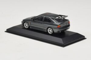 Ford Escort RS Cosworth Sötétzöld Metál Minichamps 1:43 430086300 Fém – 3. kép a 4-ből
