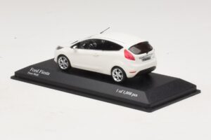 Ford Fiesta Mk6 Fehér Minichamps 1:43 400088002 Fém – 3. kép a 4-ből