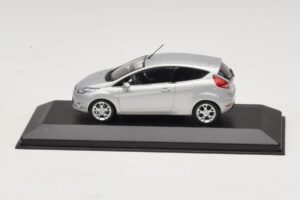 Ford Fiesta Mk7 Moondust Silver Metallic Minichamps 1:43 403088003 Fém