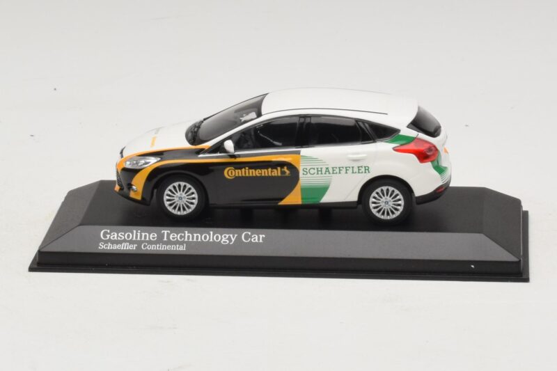 Ford Focus Benzines Technológiai Autó Continental Schaeffler Minichamps 1:43 Ford Focus Benzines Technológiai Autó Continental Schaeffler Minichamps 1:43 AB65A Fém