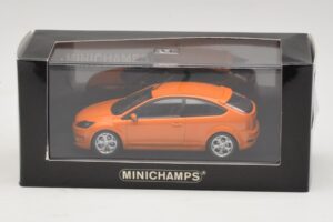 Ford Focus ST Mk2 Electric Orange Csere Doboz Minichamps 1:43 400087302-R1 Fém – 4. kép a 4-ből