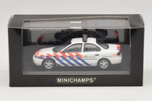 Ford Mondeo Mk1 Szedán Rendőrség Minichamps 1:43 433082091 Fém – 4. kép a 4-ből