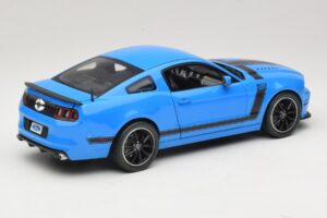 Ford Mustang Boss 302 S197 Kék Shelby Collectibles 1:18 25414S Fém – 3. kép a 8-ből