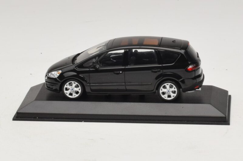 Ford S-Max Fekete Metál Minichamps 1:43 Ford S-Max Fekete Metál Minichamps 1:43 400085400 Fém