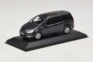 Ford S-Max Dark Grey Metallic Minichamps 1:43 400085400-P1 Fém – 2. kép a 4-ből