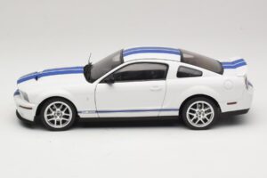 Ford Shelby Cobra GT500 Concept Fehér Kék Csíkkal AUTOart 1:18 73052 Fém – 4. kép a 8-ből