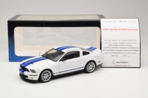 Ford Shelby Cobra GT500 Concept Fehér Kék Csíkkal AUTOart 1:18 73052 Fém – 8. kép a 8-ből