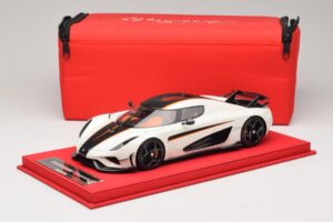 Koenigsegg Regera Fehér Fekete Karbonnal FrontiArt 1:18 REMC043 Gyanta – 7. kép a 7-ből
