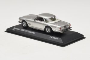 Maserati 5000 GT Allemano Ezüst Minichamps 1:43 437123324 Fém – 3. kép a 4-ből