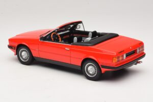 Maserati Biturbo Spyder Piros Minichamps 1:18 107123530 Gyanta – 5. kép a 6-ből