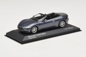 Maserati GranCabrio Metál Szürke Minichamps 1:43 400123931 Fém – 2. kép a 4-ből