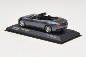 Maserati GranCabrio Metál Szürke Minichamps 1:43 400123931 Fém – 3. kép a 4-ből