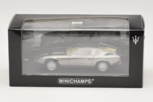 Maserati Khamsin Grey Metallic Minichamps 1:43 437123220 Fém – 4. kép a 4-ből