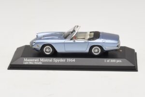 Maserati Mistral Spyder Light Blue Metallic Minichamps 1:43 437123432 Fém