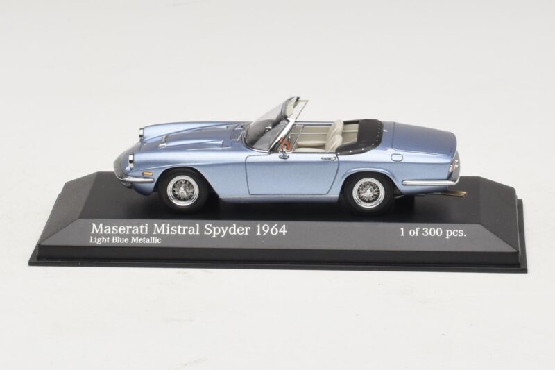 Maserati Mistral Spyder Light Blue Metallic Minichamps 1:43 437123432 Fém