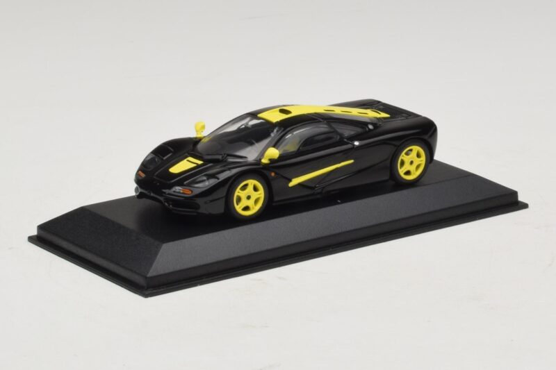 McLaren F1 Fekete Sárga Csíkokkal Minichamps 1:43 McLaren F1 Fekete Sárga Csíkokkal Minichamps 1:43 MCLAREN004 Fém